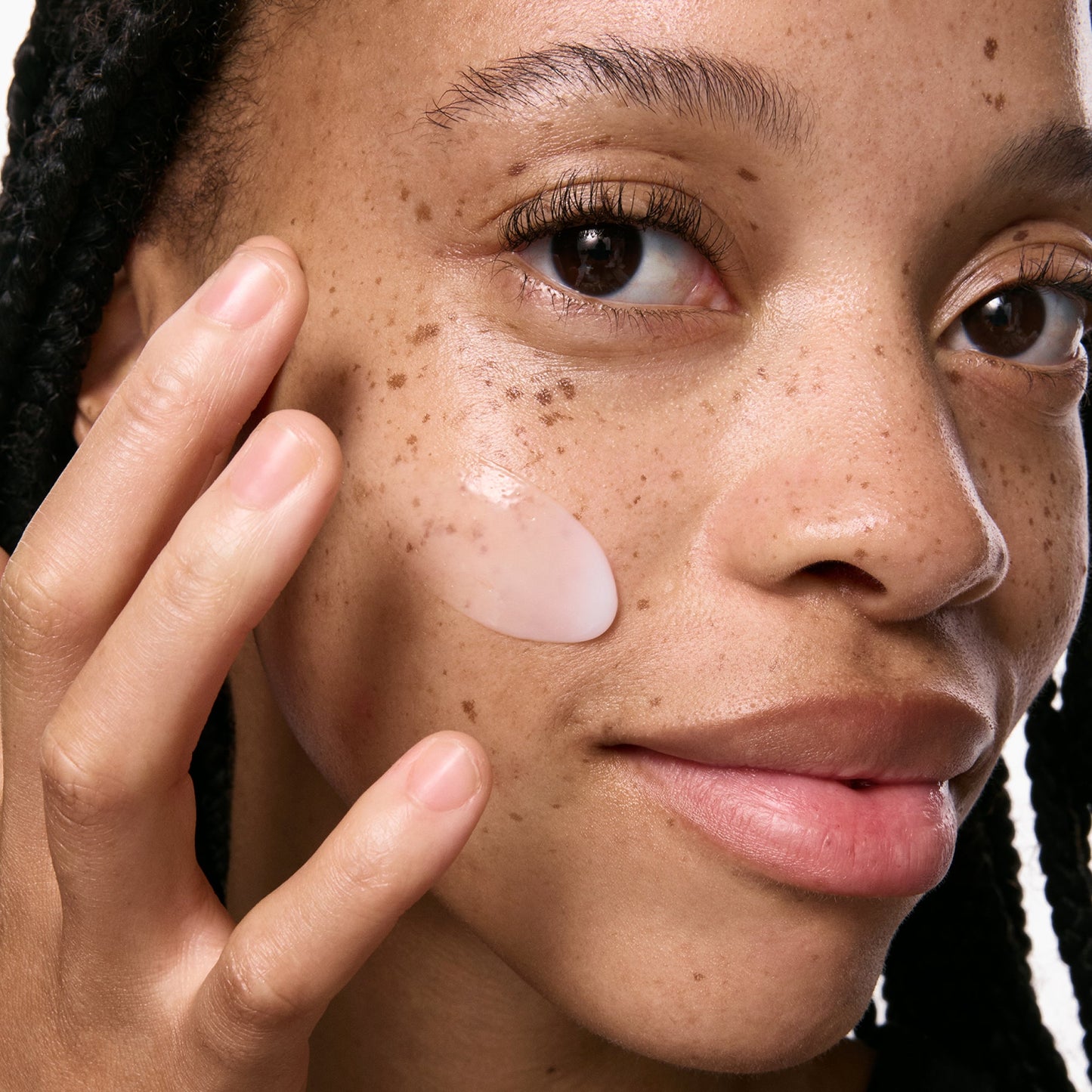 vitamin-b-c-and-e-moisturizer-d4 VitBC_E_ModelGoopMacro_2000x2000_bc64d363-139d-4699-88a9-2e0b1942763a.jpg