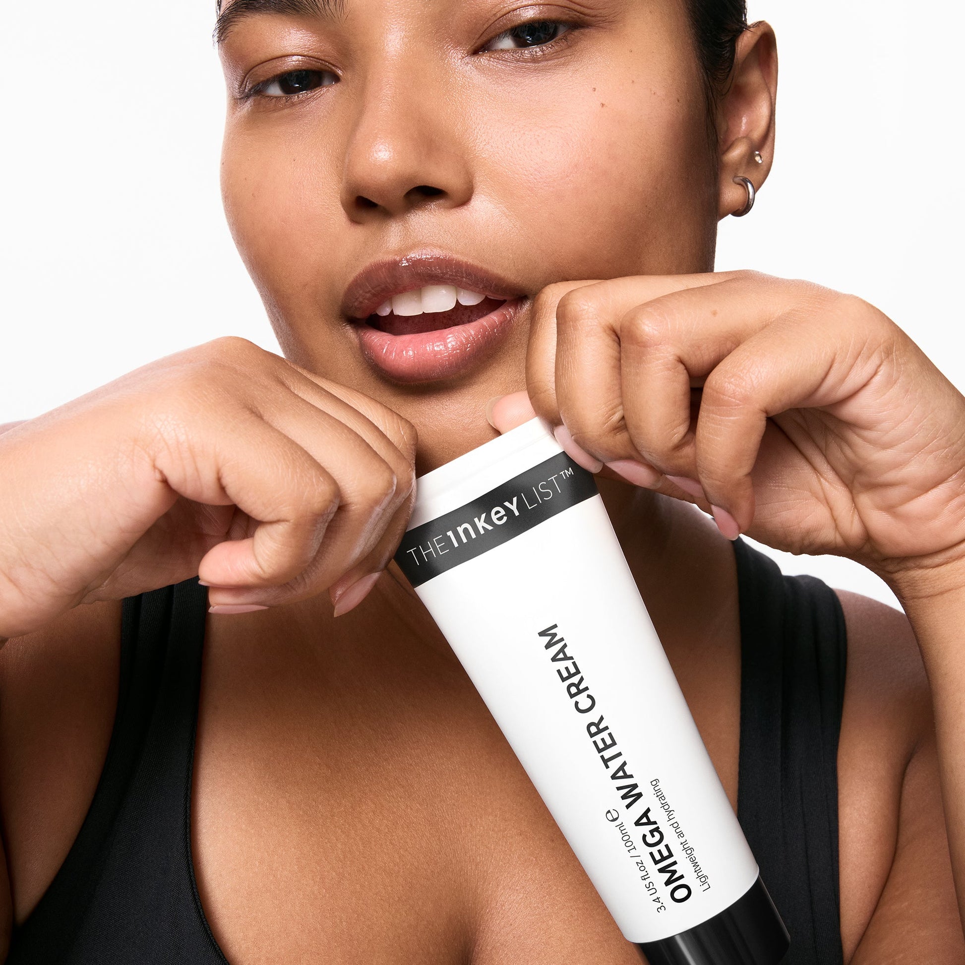supersize-omega-water-cream-duo-j2 03_KAFFYA_07_HOLDING_OMEGA_SUPERSIZE_001.jpg
